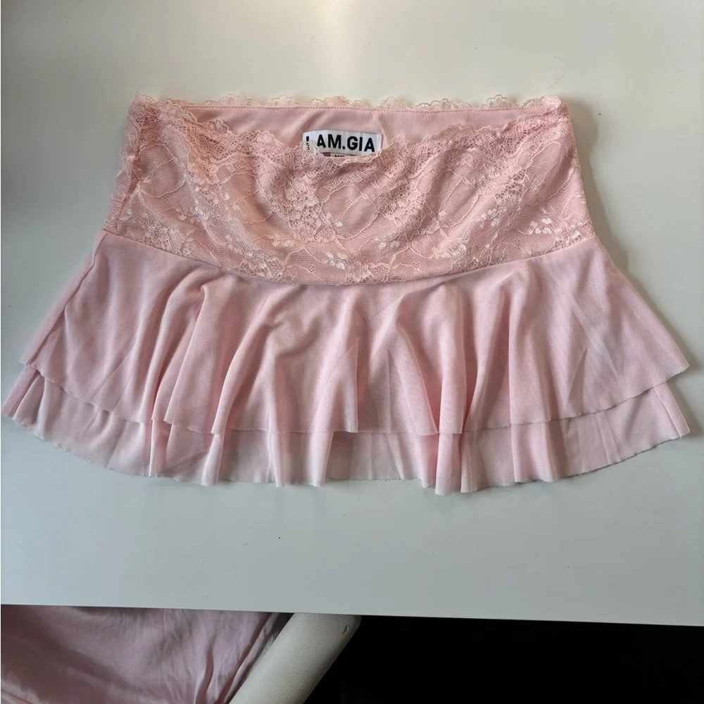 Lace Trim Mini Skirt in Light Pink - Picture 2 of 3